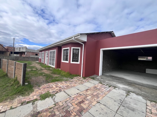 4 Bedroom Property for Sale in Southfork Western Cape